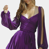 Skylar Vestido Mini con Escote en V y Mangas Ligeras