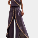 Donatila Mono Único con Detalles Dorados y Pierna Abierta