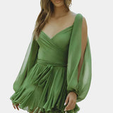 Skylar Vestido Mini con Escote en V y Mangas Ligeras