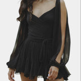 Skylar Vestido Mini con Escote en V y Mangas Ligeras