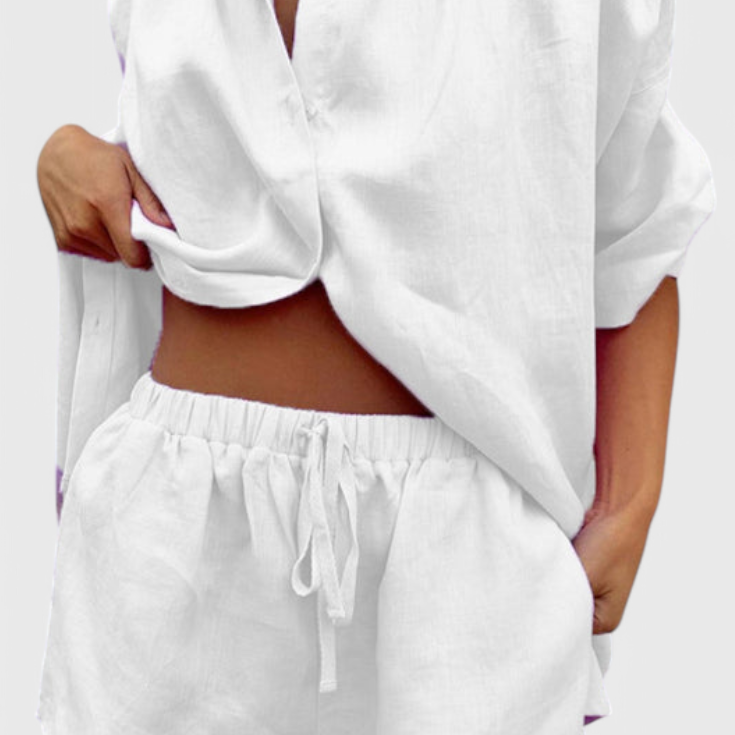 Anika Conjunto de Dos Piezas con Camisa de Botones y Pantalones Cortos con Cuerda