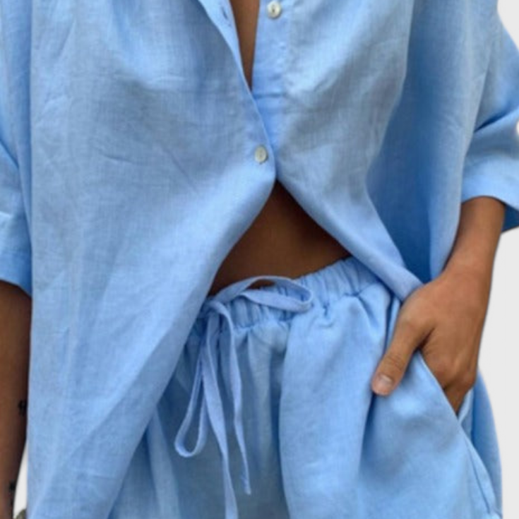 Anika Conjunto de Dos Piezas con Camisa de Botones y Pantalones Cortos con Cuerda