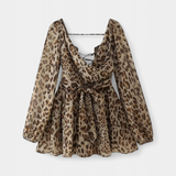 Skylar Vestido Mini con Escote en V y Mangas Ligeras