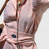 Sherlyn Vestido Camisero de Rayas con Estilo Atemporal