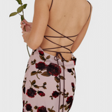 Irina Vestido Deslizante con Estampado Floral y Espalda Descubierta