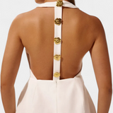 Yvonne Vestido Mini Escote Halter con Espalda Abierta y Detalle Floral