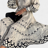 Soria Vestido Maxi Botón Bordado de Estilo Folk